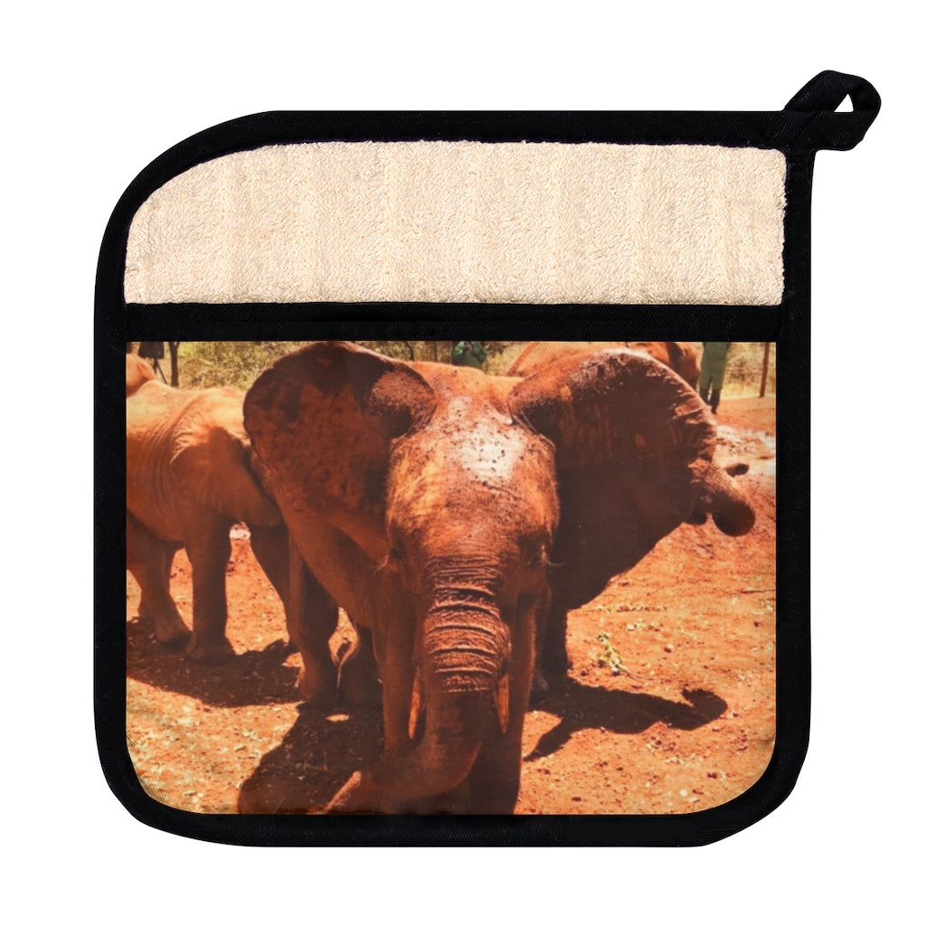 African Baby Elephant Pot Holder with Pocket - African Elephant with Red Mud on Pot Holder, Cute Baby Elephant Pot Holder for Kitchen, Elephant Orphan